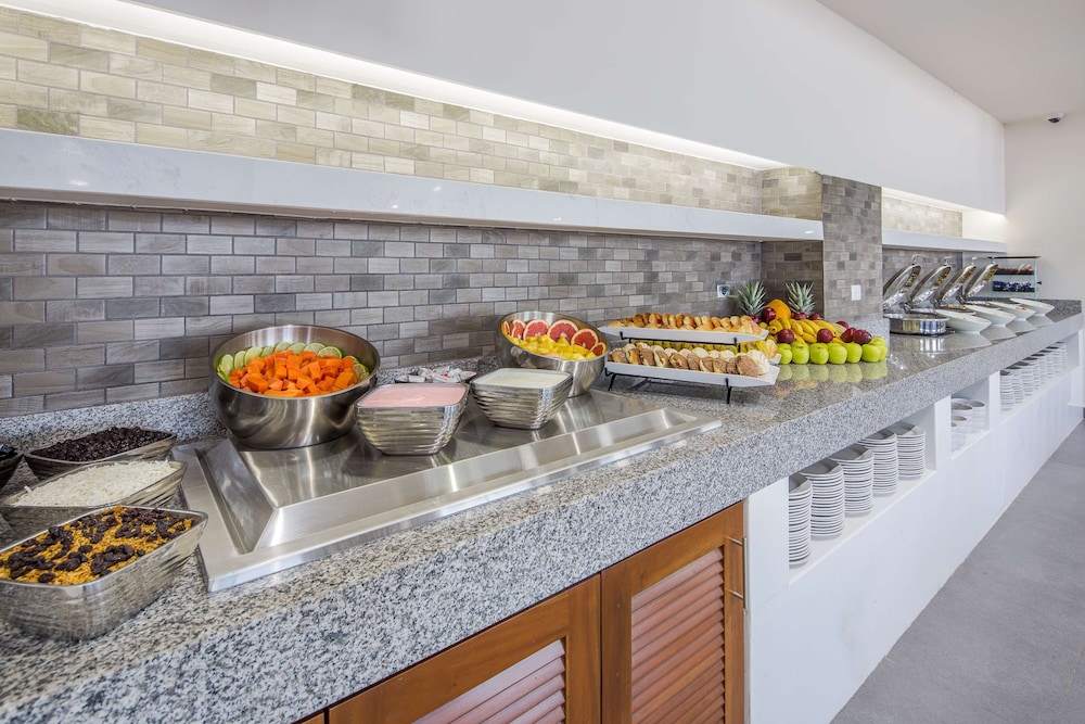 Courtyard by Marriott Playa del Carmen — Restaurant & bars in Playa del Carmen, Quintana Roo