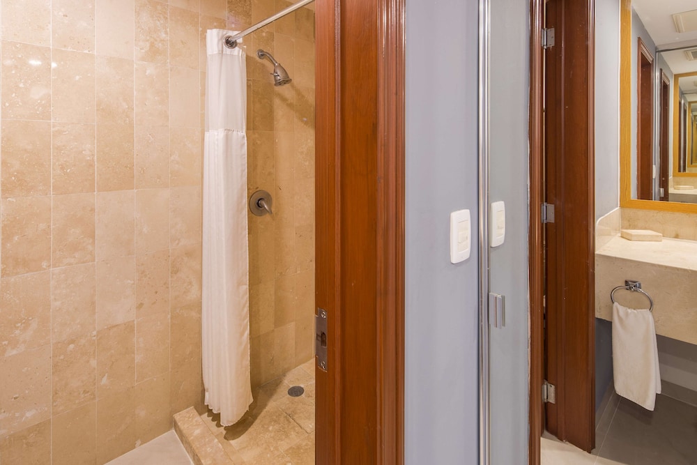 Courtyard by Marriott Playa del Carmen — Hotel rooms in Playa del Carmen, Quintana Roo