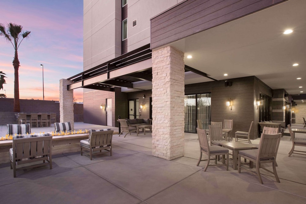Homewood Suites by Hilton Las Vegas City Center — Hotel building in Las Vegas, Nevada
