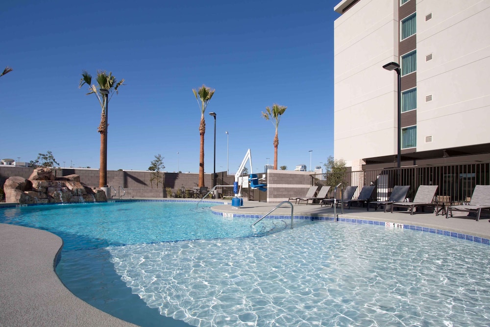 Homewood Suites by Hilton Las Vegas City Center — Swimming pool in Las Vegas, Nevada