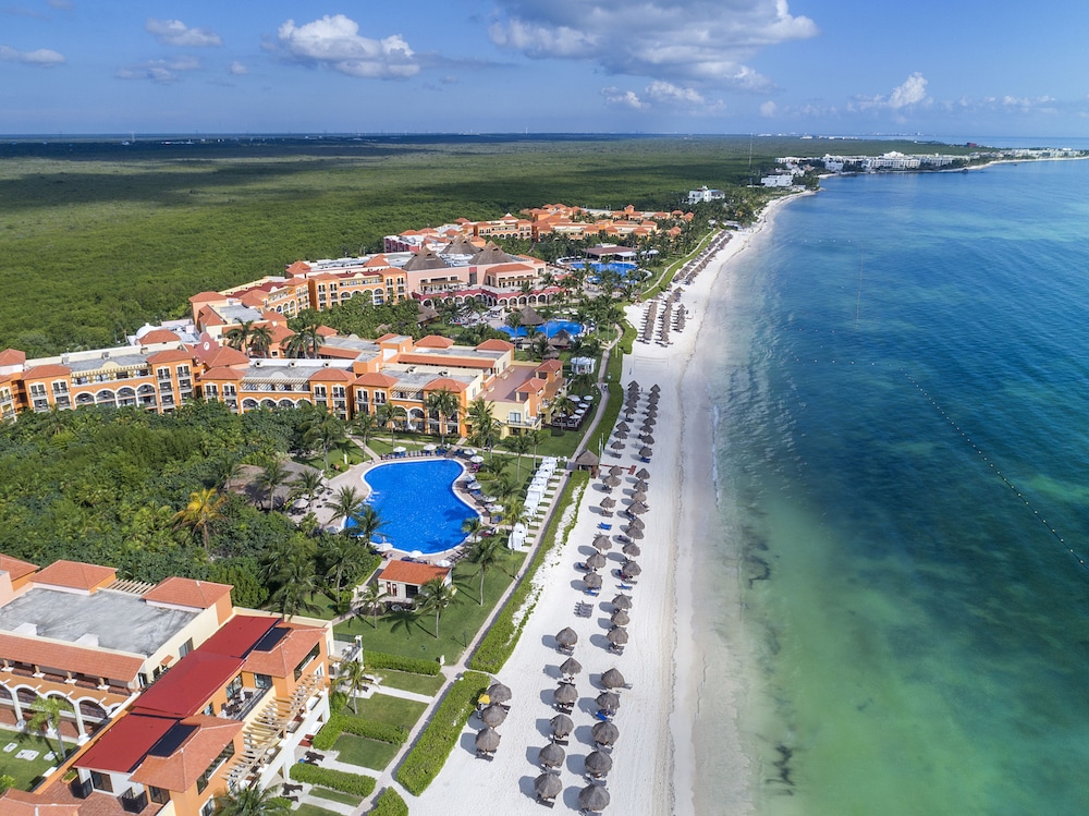 Ocean Coral Riviera Cancun All Inclusive — Beach in Puerto Morelos, Quintana Roo