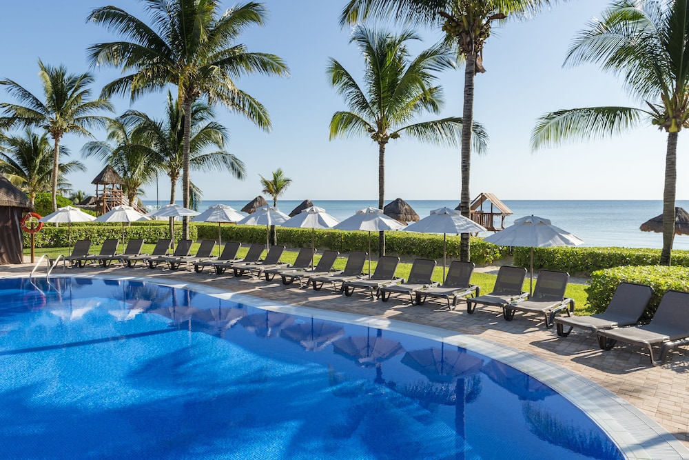 Ocean Coral Riviera Cancun All Inclusive — Swimming pool in Puerto Morelos, Quintana Roo