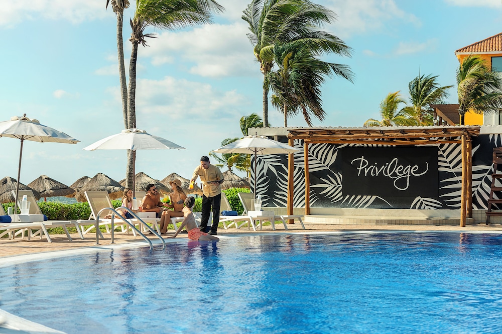 Ocean Coral Riviera Cancun All Inclusive — Swimming pool in Puerto Morelos, Quintana Roo