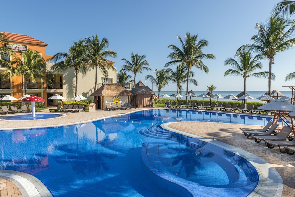 Ocean Coral Riviera Cancun All Inclusive — Swimming pool in Puerto Morelos, Quintana Roo