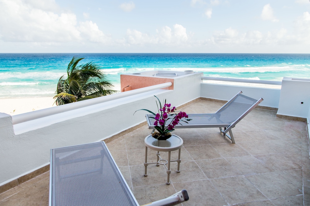 Wyndham Grand Cancun All Inclusive Resort & Villas — Beach in Cancun, Quintana Roo