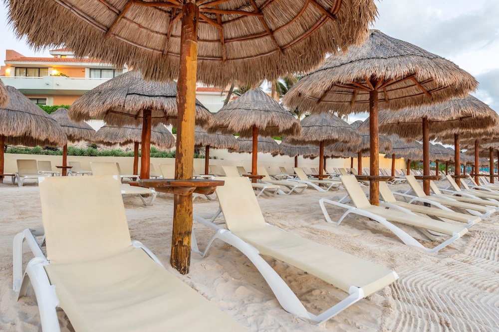 Wyndham Grand Cancun All Inclusive Resort & Villas — Beach in Cancun, Quintana Roo