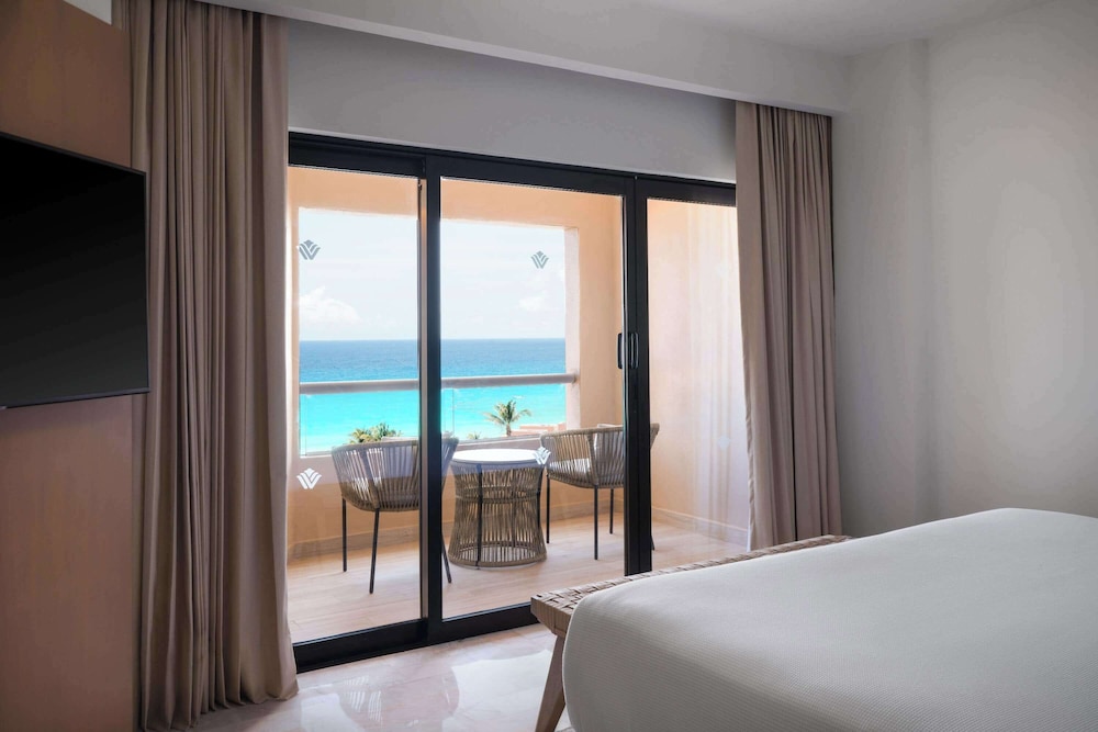 Wyndham Grand Cancun All Inclusive Resort & Villas — Hotel rooms in Cancun, Quintana Roo