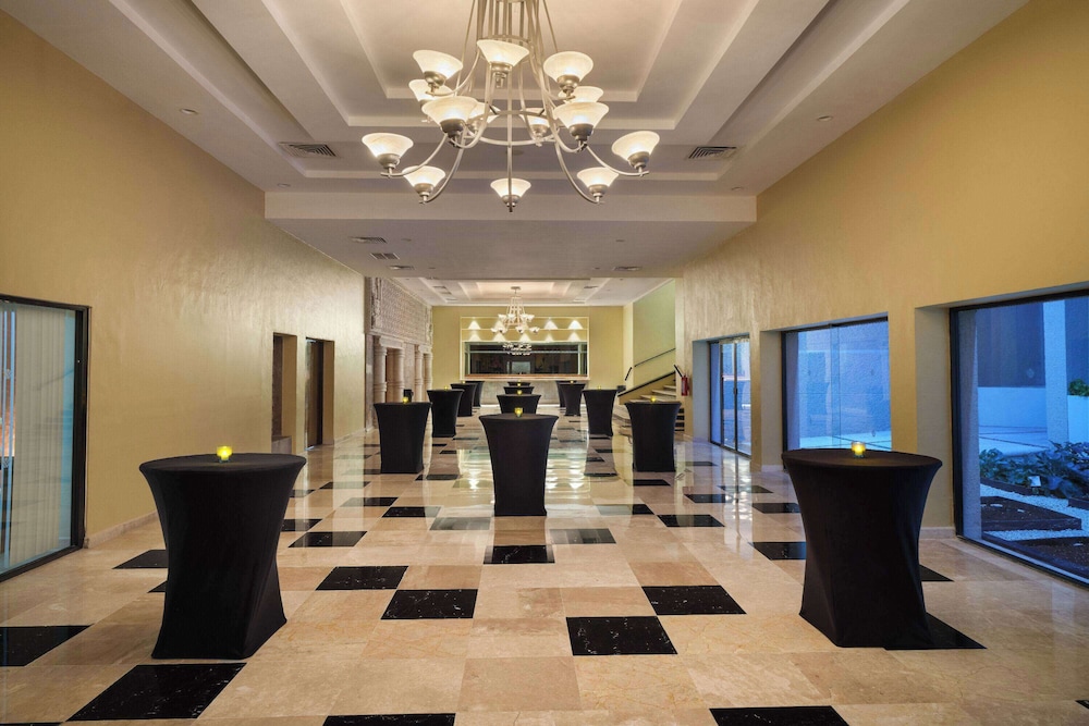 Wyndham Grand Cancun All Inclusive Resort & Villas — Hotel building in Cancun, Quintana Roo