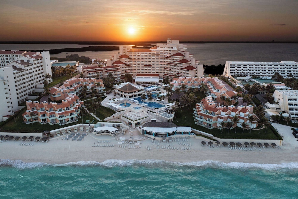 Wyndham Grand Cancun All Inclusive Resort & Villas — Beach in Cancun, Quintana Roo