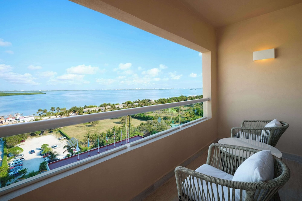 Wyndham Grand Cancun All Inclusive Resort & Villas — Hotel rooms in Cancun, Quintana Roo