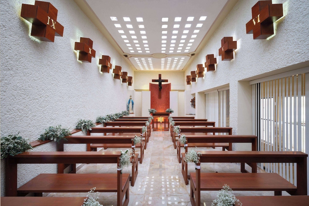 Wyndham Grand Cancun All Inclusive Resort & Villas — Hotel building in Cancun, Quintana Roo
