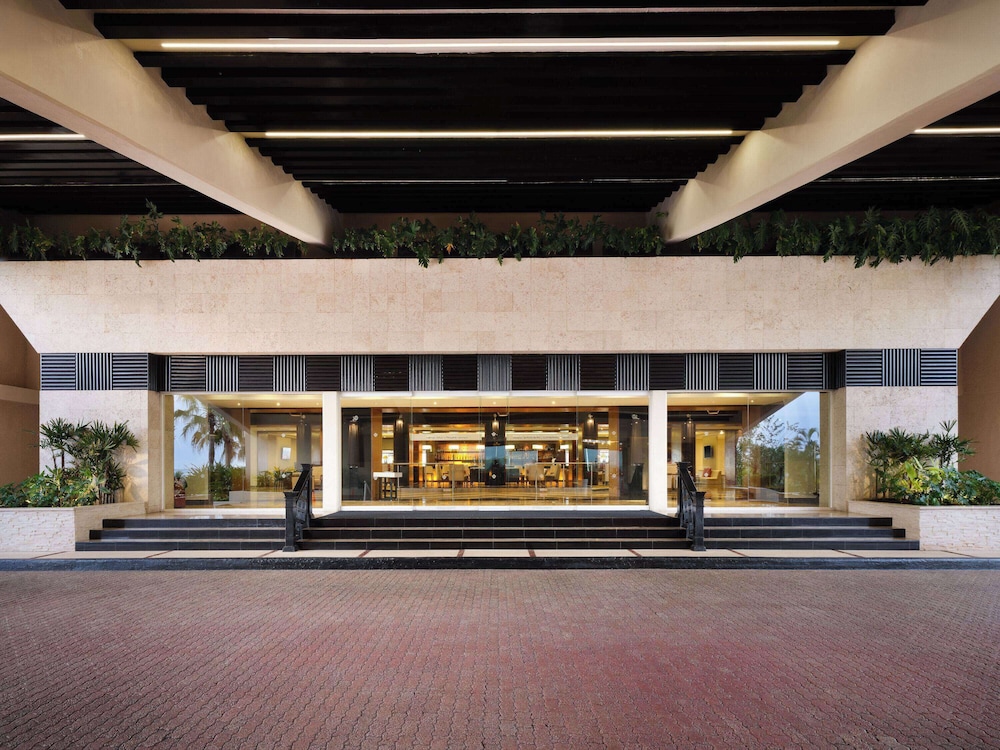 Wyndham Grand Cancun All Inclusive Resort & Villas — Hotel building in Cancun, Quintana Roo
