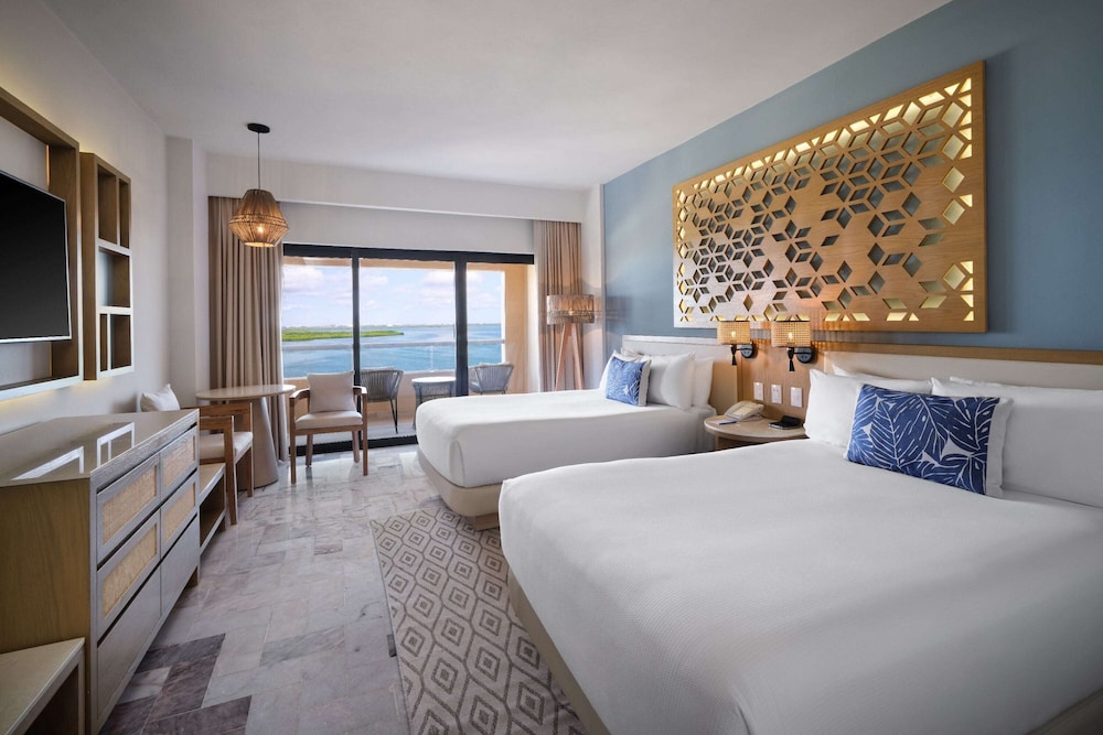 Wyndham Grand Cancun All Inclusive Resort & Villas — Hotel rooms in Cancun, Quintana Roo