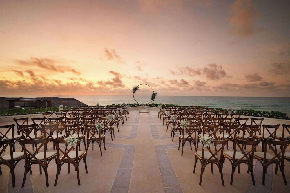 Wyndham Grand Cancun All Inclusive Resort & Villas — Restaurant & bars in Cancun, Quintana Roo