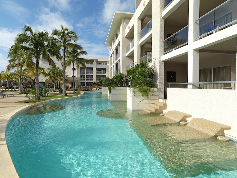 Paradisus Playa del Carmen – Riviera Maya - All Inclusive — Swimming pool in Playa del Carmen, Quintana Roo
