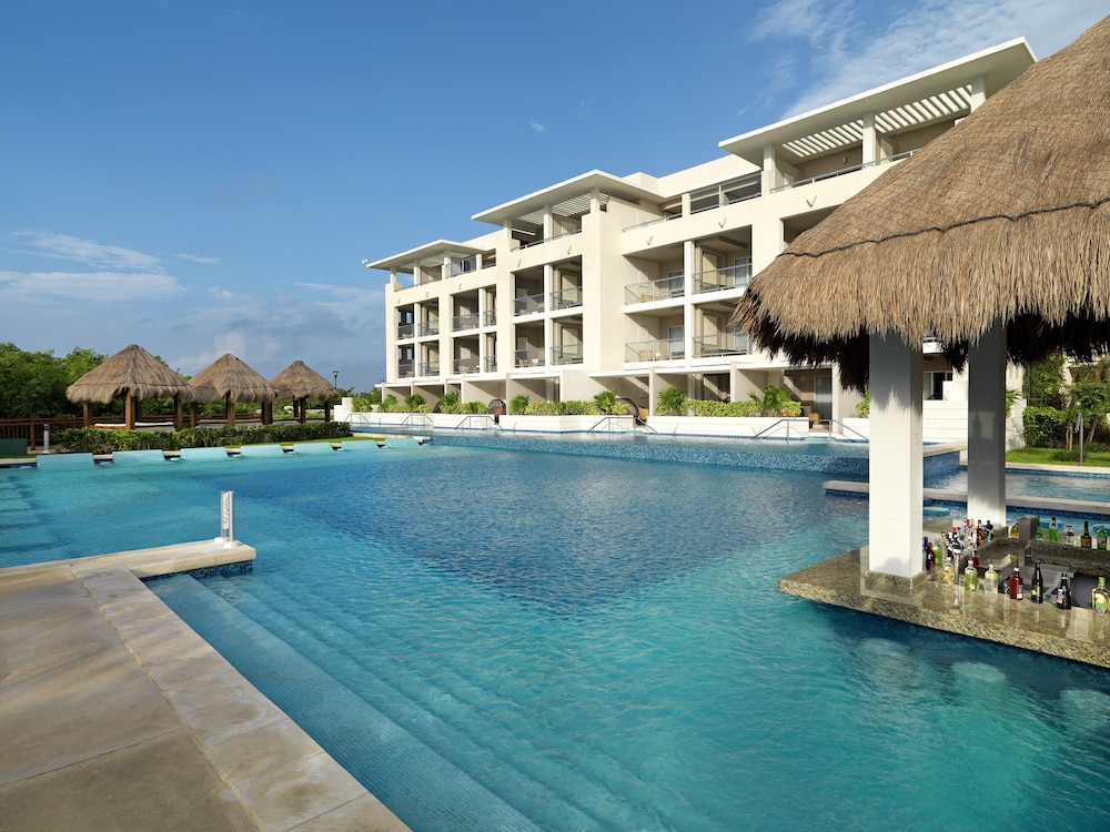 Paradisus Playa del Carmen – Riviera Maya - All Inclusive — Swimming pool in Playa del Carmen, Quintana Roo