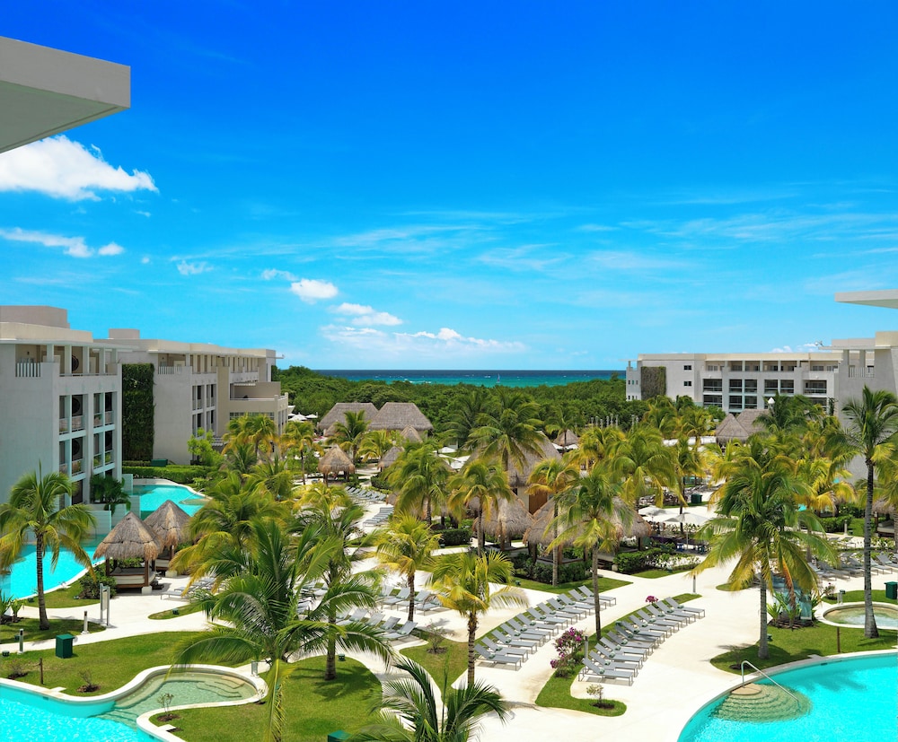 Paradisus Playa del Carmen – Riviera Maya - All Inclusive — Hotel building in Playa del Carmen, Quintana Roo