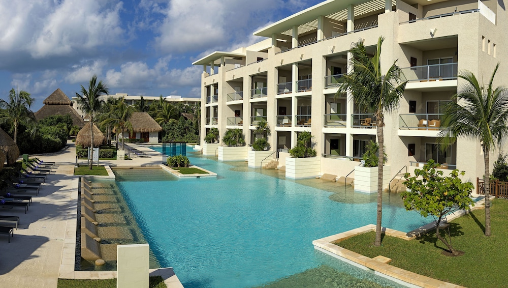Paradisus La Perla - Adults Only - Riviera Maya - All Inclusive — Hotel building in Playa del Carmen, Quintana Roo