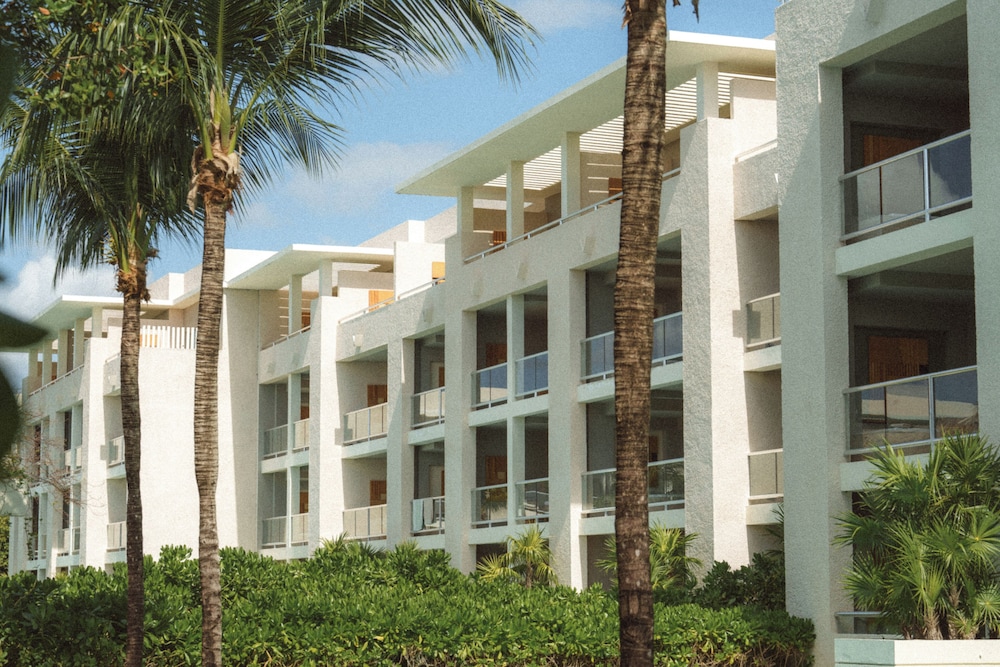 Paradisus La Perla - Adults Only - Riviera Maya - All Inclusive — Hotel building in Playa del Carmen, Quintana Roo