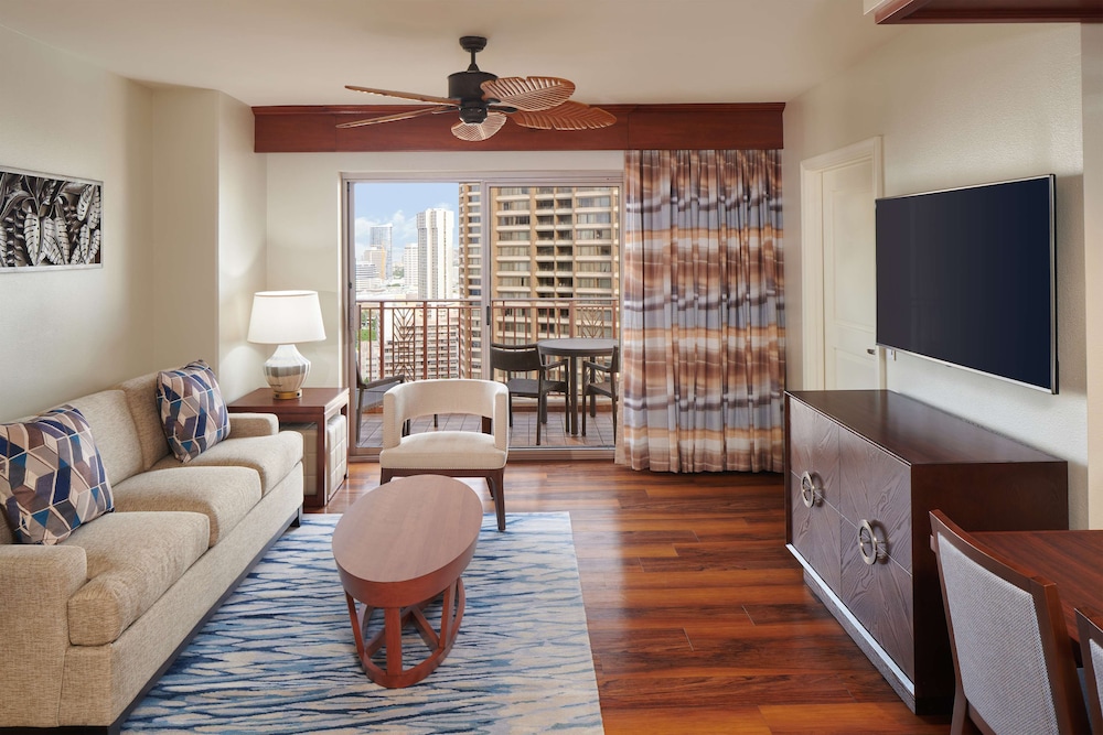 Hilton Grand Vacations Club Grand Waikikian Honolulu — Hotel rooms in Honolulu, Hawaii