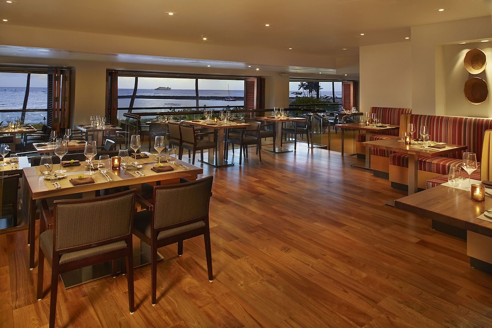 Hilton Grand Vacations Club Grand Waikikian Honolulu — Restaurant & bars in Honolulu, Hawaii