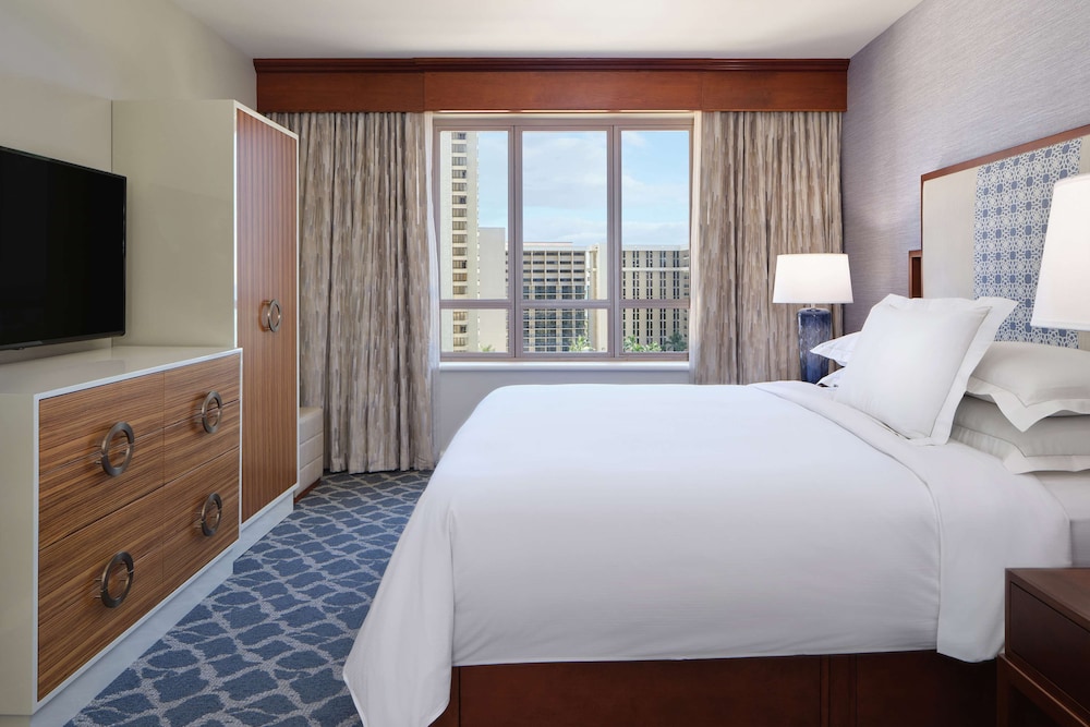 Hilton Grand Vacations Club Grand Waikikian Honolulu — Hotel rooms in Honolulu, Hawaii