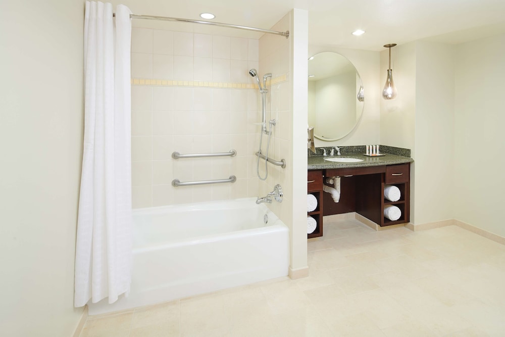 Hilton Grand Vacations Club Grand Waikikian Honolulu — Hotel rooms in Honolulu, Hawaii
