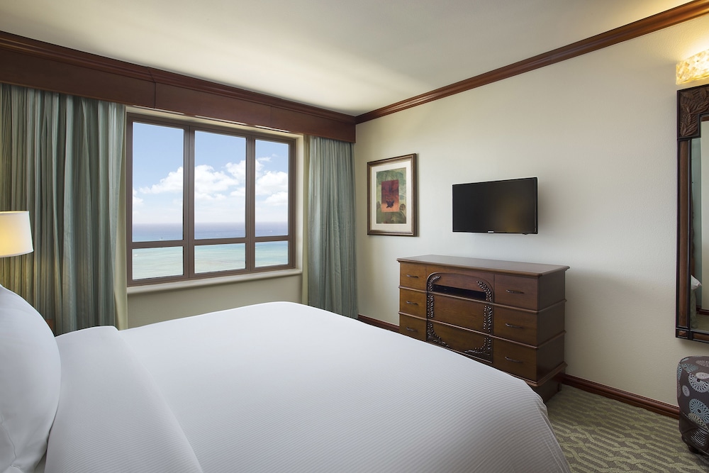 Hilton Grand Vacations Club Grand Waikikian Honolulu — Hotel rooms in Honolulu, Hawaii