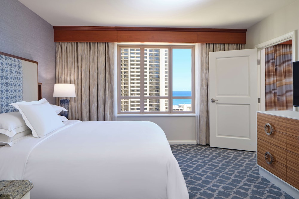 Hilton Grand Vacations Club Grand Waikikian Honolulu — Hotel rooms in Honolulu, Hawaii