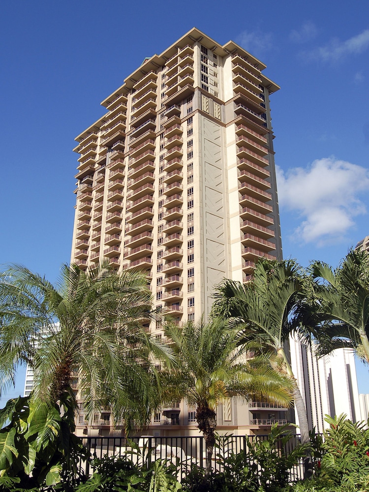 Hilton Grand Vacations Club Grand Waikikian Honolulu — Hotel building in Honolulu, Hawaii