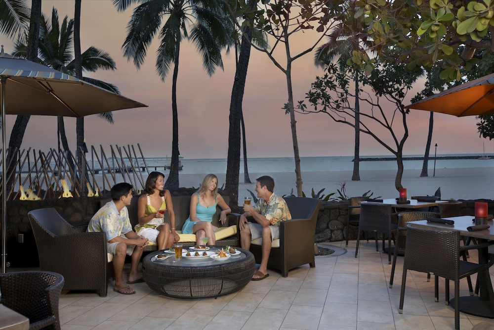Hilton Grand Vacations Club Grand Waikikian Honolulu — Restaurant & bars in Honolulu, Hawaii
