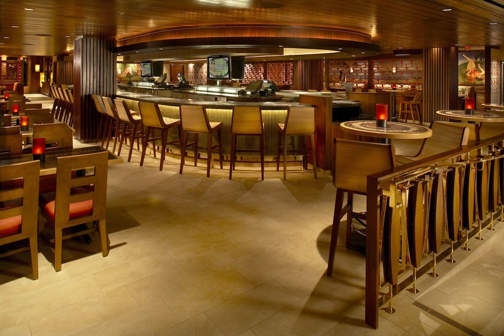 Hilton Grand Vacations Club Grand Waikikian Honolulu — Restaurant & bars in Honolulu, Hawaii