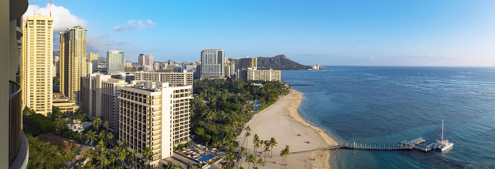 Hilton Grand Vacations Club Grand Waikikian Honolulu — Attractions in the area in Honolulu, Hawaii