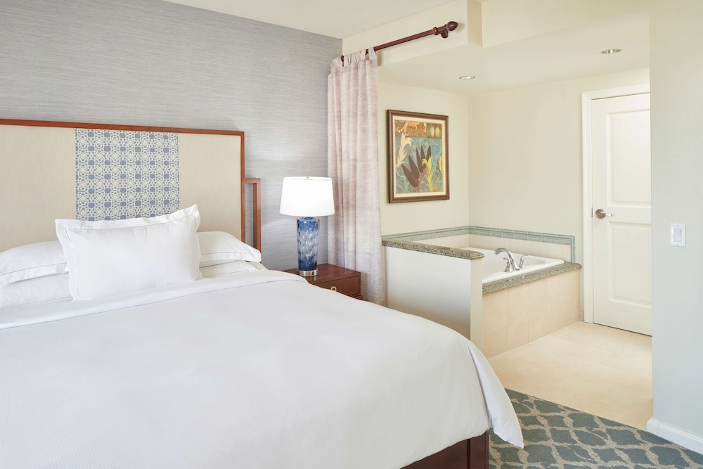 Hilton Grand Vacations Club Grand Waikikian Honolulu — Hotel rooms in Honolulu, Hawaii