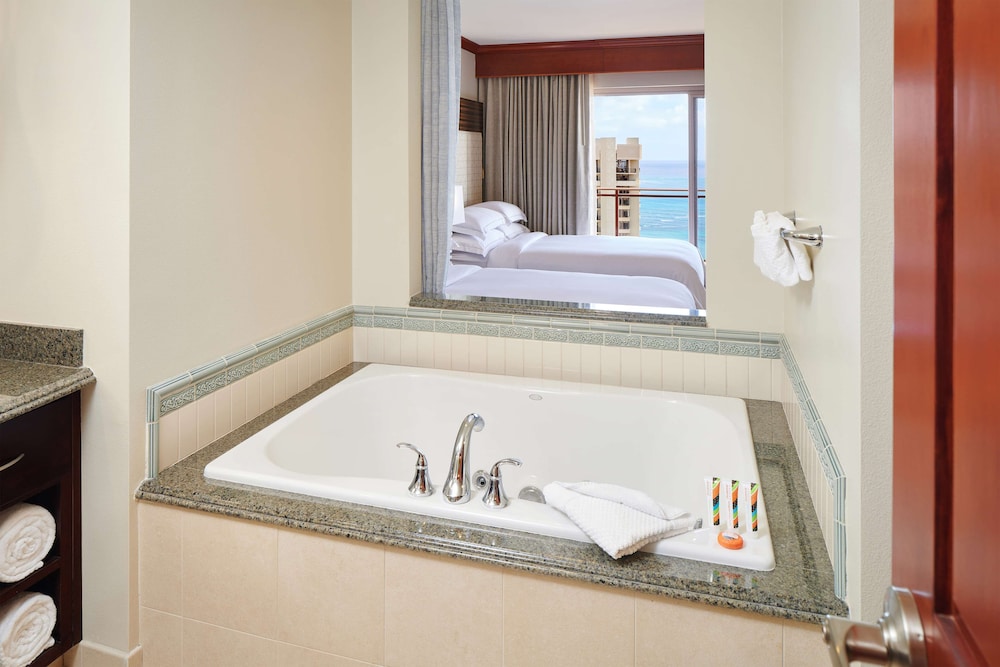 Hilton Grand Vacations Club Grand Waikikian Honolulu — Hotel rooms in Honolulu, Hawaii