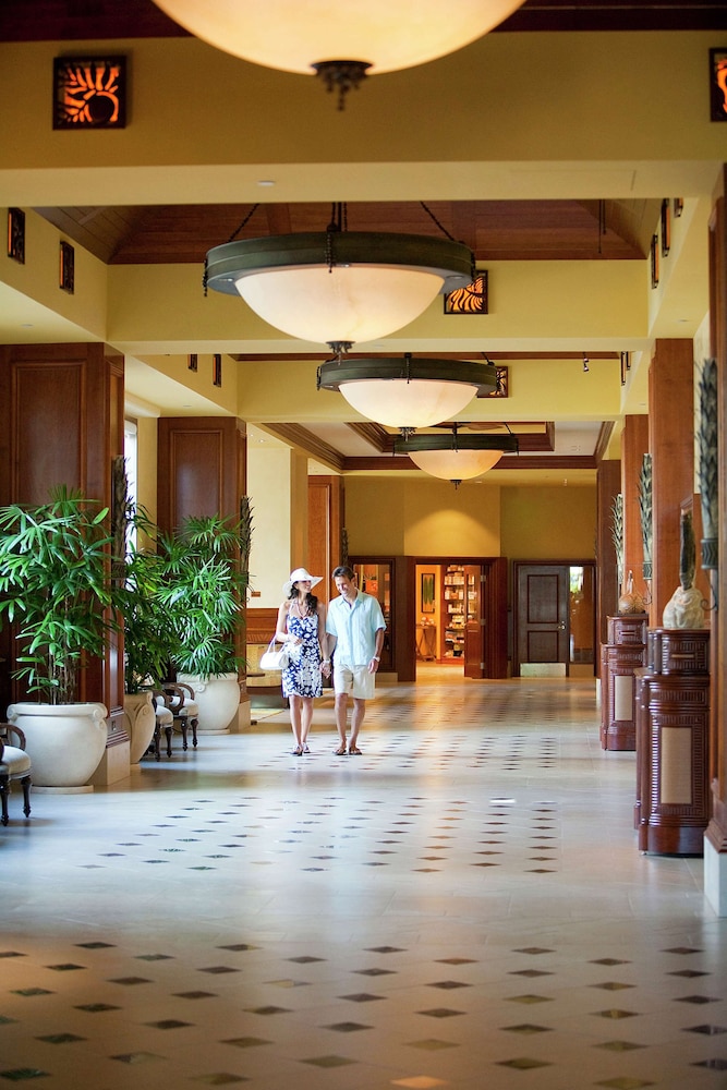 Hilton Grand Vacations Club Grand Waikikian Honolulu — Hotel building in Honolulu, Hawaii