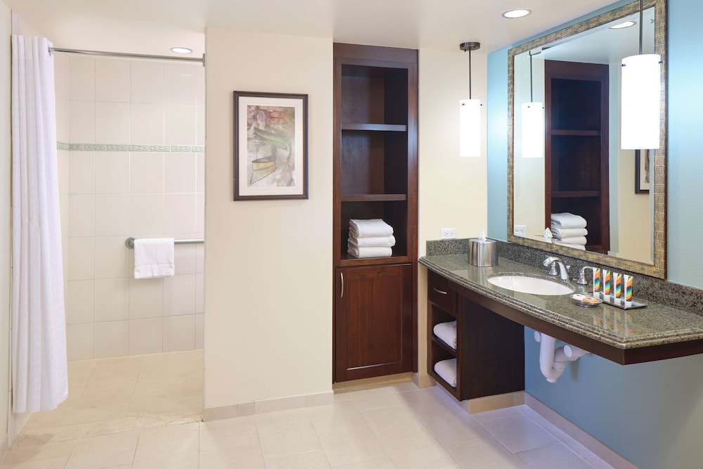 Hilton Grand Vacations Club Grand Waikikian Honolulu — Hotel rooms in Honolulu, Hawaii