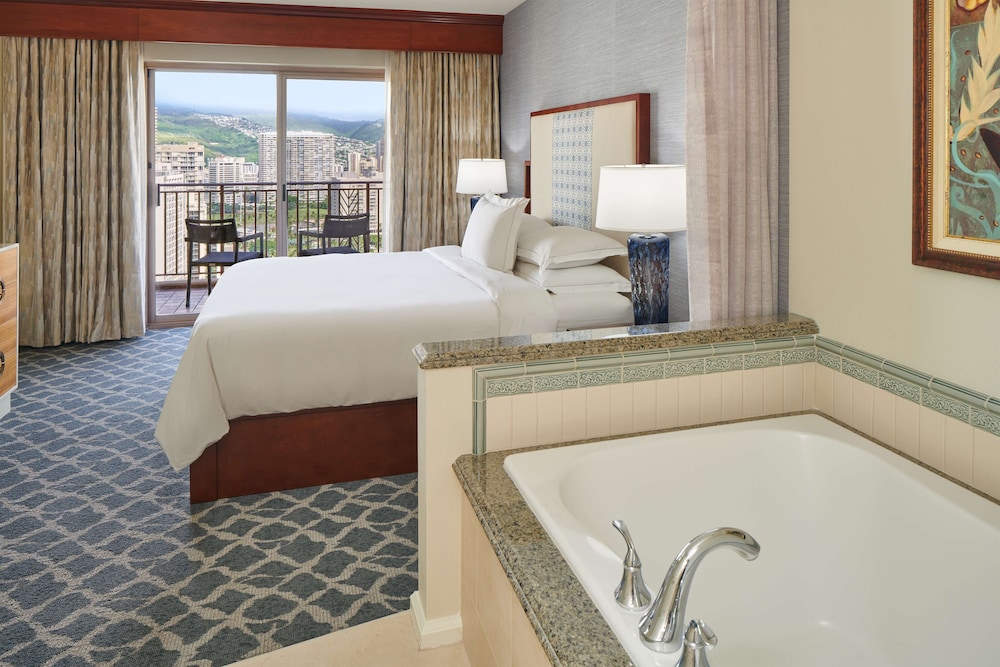 Hilton Grand Vacations Club Grand Waikikian Honolulu — Hotel rooms in Honolulu, Hawaii