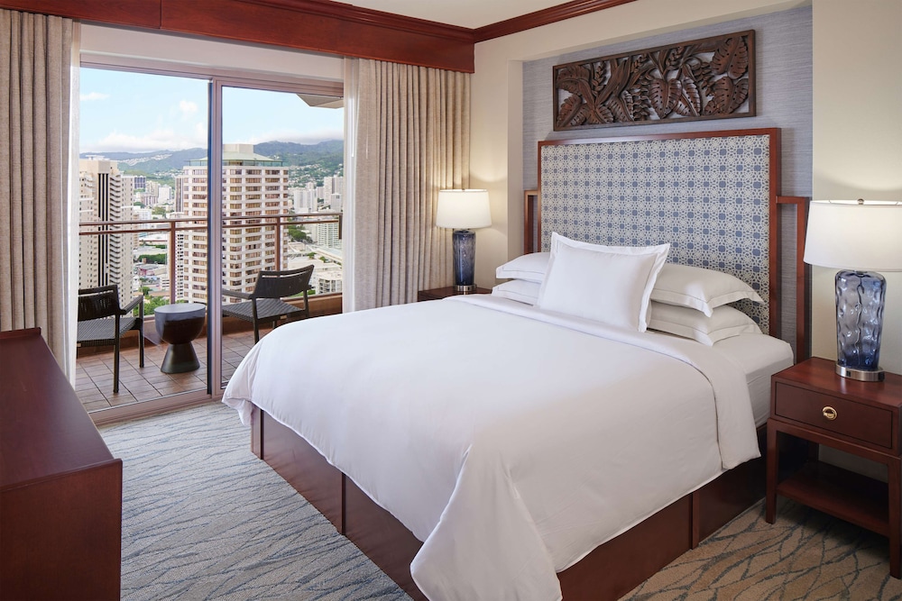 Hilton Grand Vacations Club Grand Waikikian Honolulu — Hotel rooms in Honolulu, Hawaii