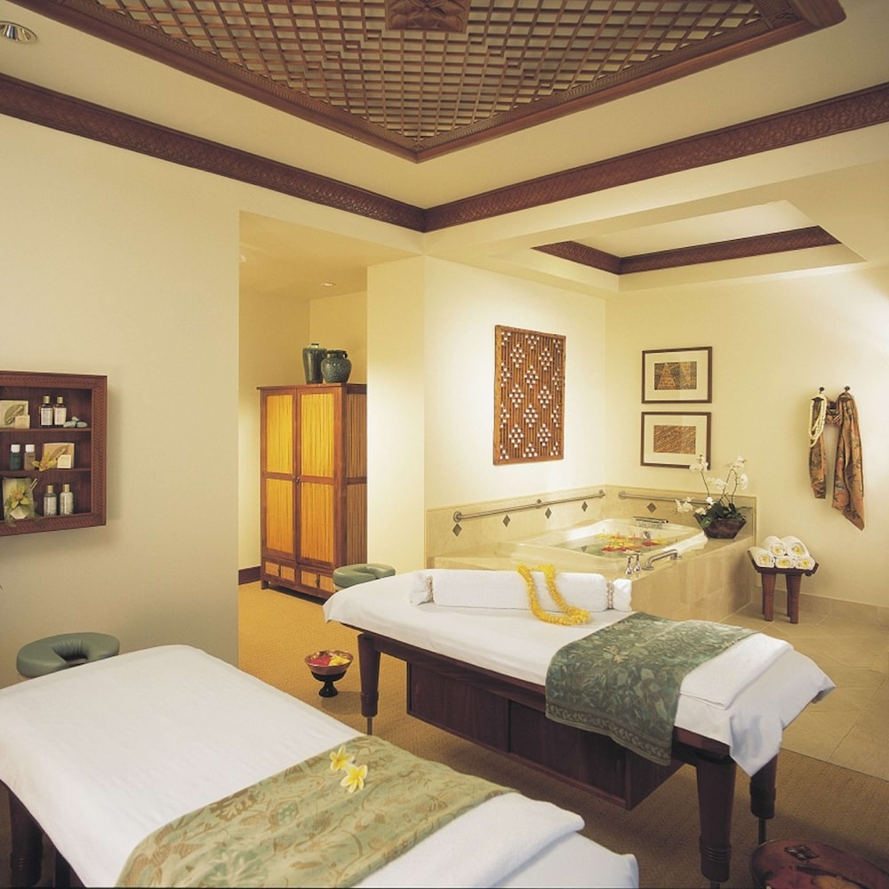 Hilton Grand Vacations Club Grand Waikikian Honolulu — Spa in Honolulu, Hawaii