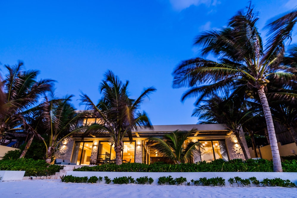 Ana y Jose Tulum Hotel & Spa — Hotel building in Tulum, Quintana Roo