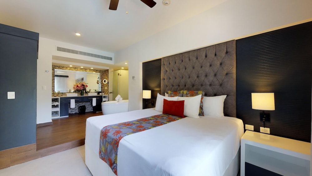 The Fives Beach Hotel - Á la Carte All Inclusive — Hotel rooms in Playa del Carmen, Quintana Roo