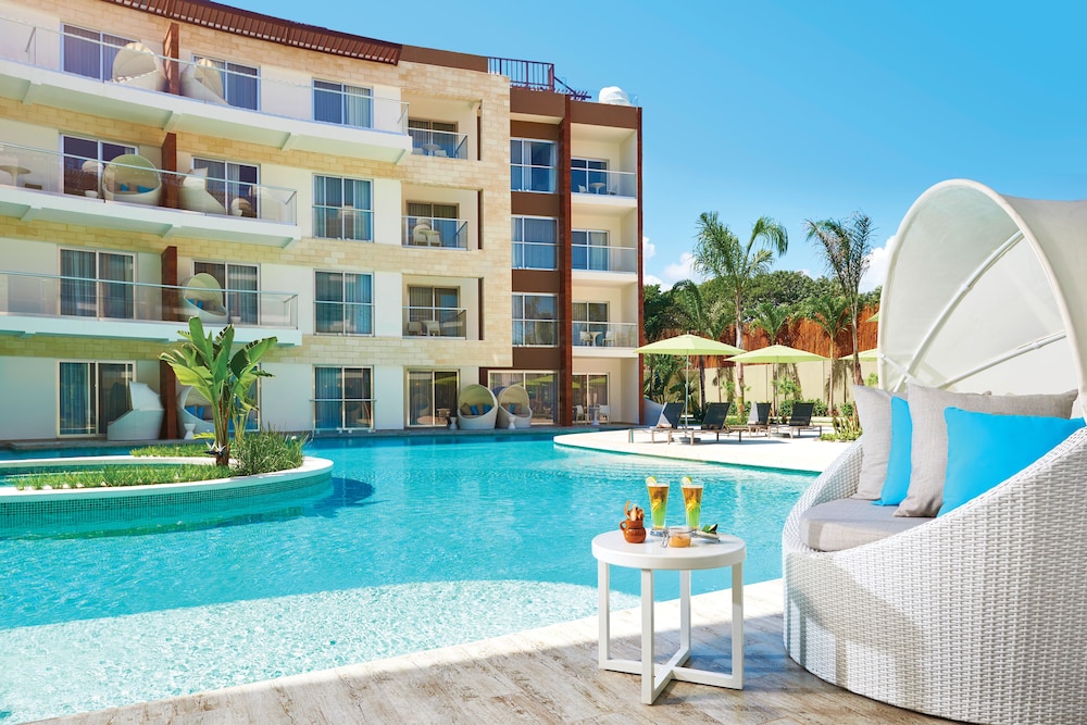 The Fives Beach Hotel - Á la Carte All Inclusive — Swimming pool in Playa del Carmen, Quintana Roo