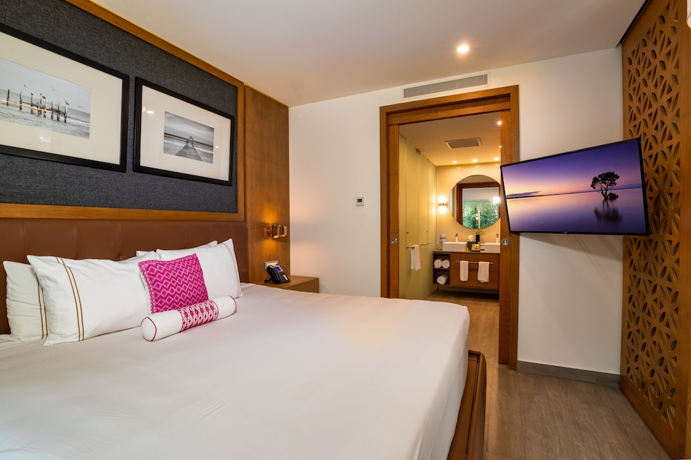 The Fives Beach Hotel - Á la Carte All Inclusive — Hotel rooms in Playa del Carmen, Quintana Roo
