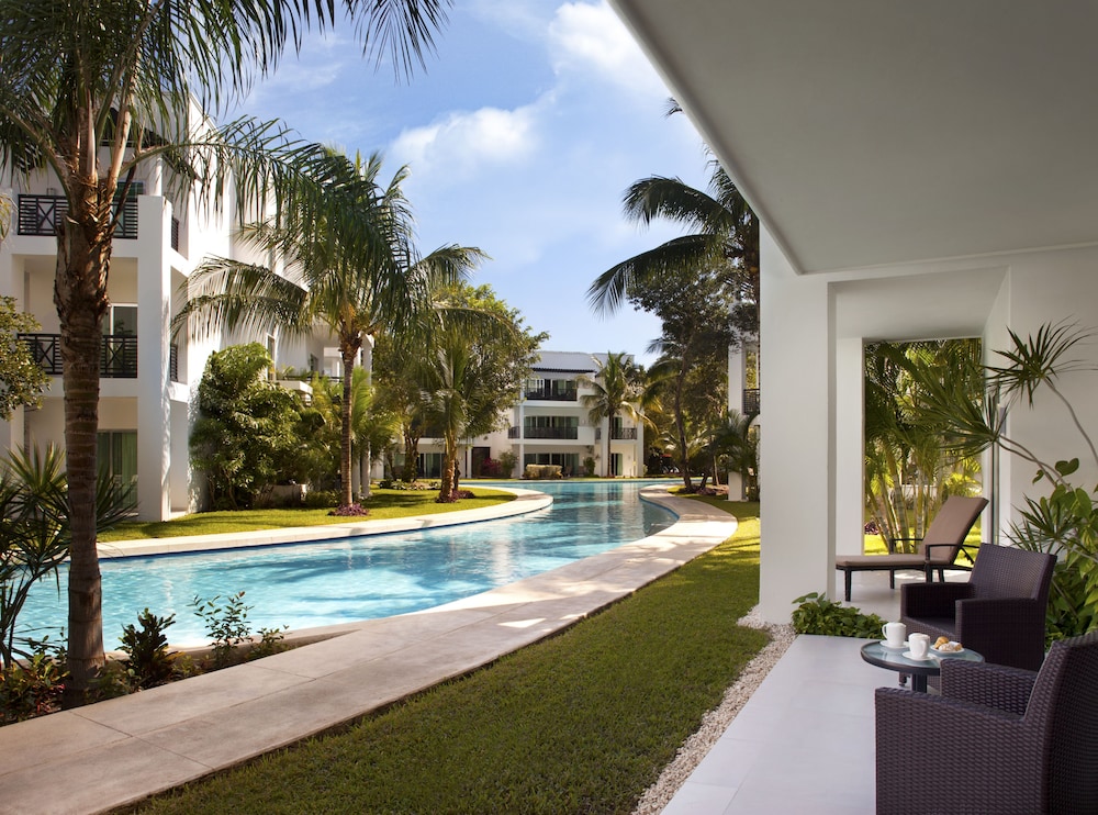 The Fives Beach Hotel - Á la Carte All Inclusive — Swimming pool in Playa del Carmen, Quintana Roo