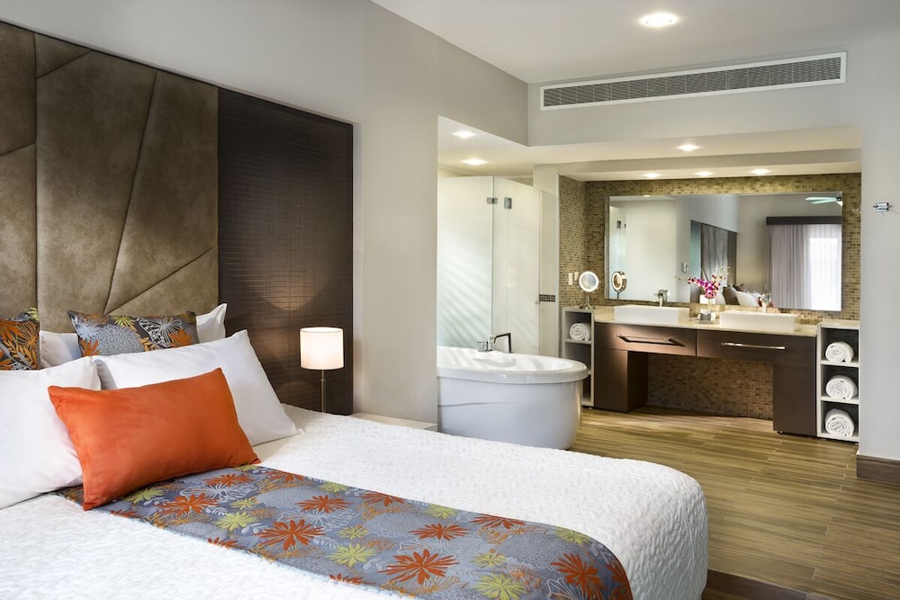 The Fives Beach Hotel - Á la Carte All Inclusive — Hotel rooms in Playa del Carmen, Quintana Roo
