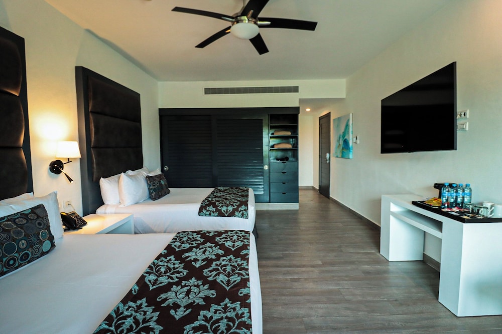 The Fives Beach Hotel - Á la Carte All Inclusive — Hotel rooms in Playa del Carmen, Quintana Roo