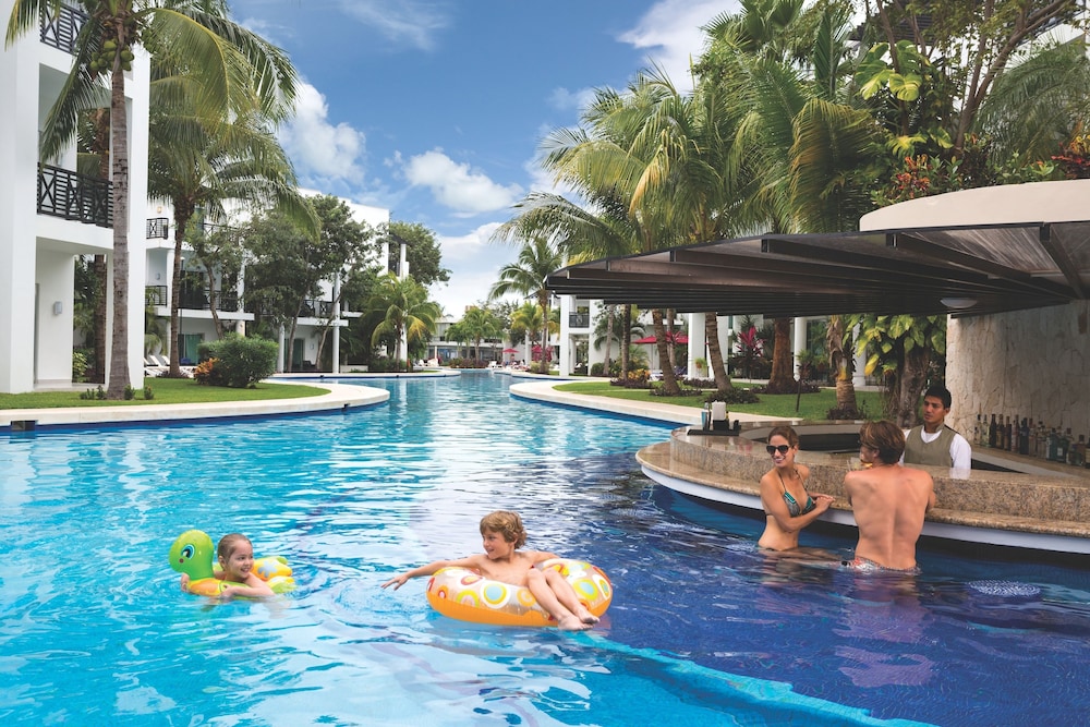 The Fives Beach Hotel - Á la Carte All Inclusive — Swimming pool in Playa del Carmen, Quintana Roo