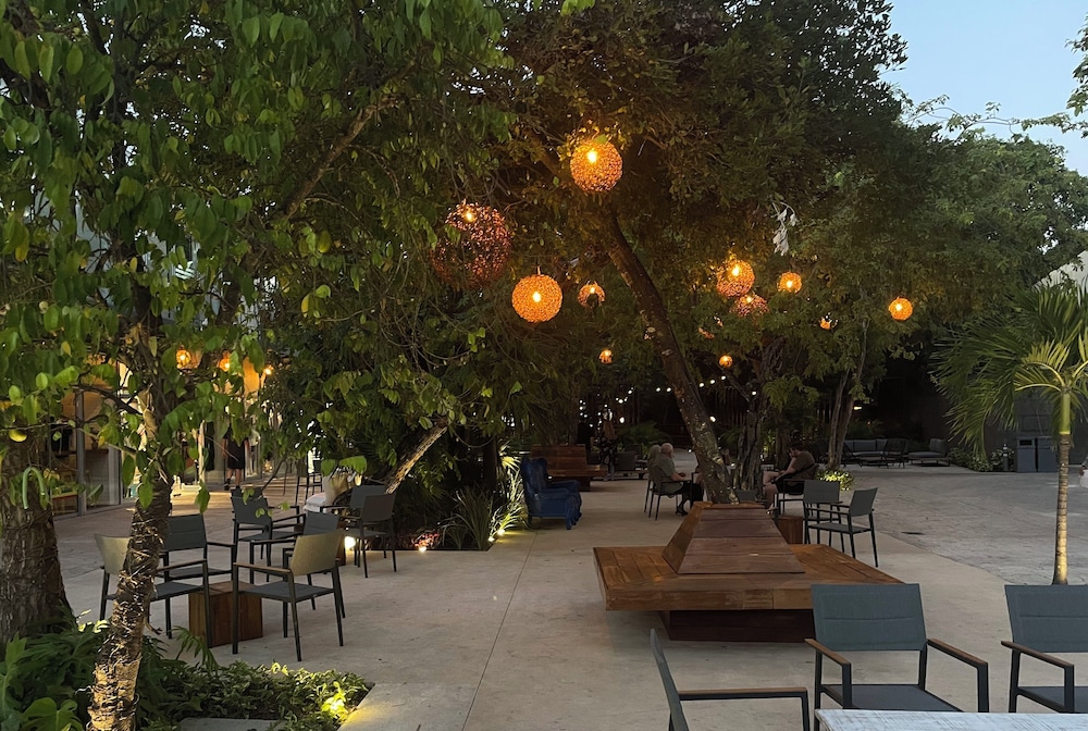The Fives Beach Hotel - Á la Carte All Inclusive — Restaurant & bars in Playa del Carmen, Quintana Roo