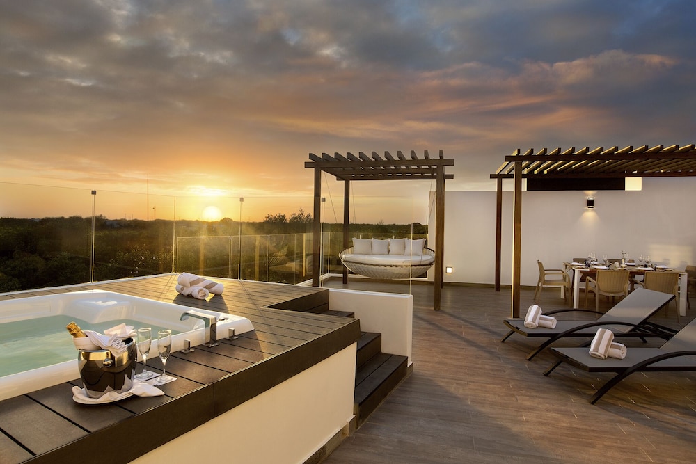 The Fives Beach Hotel - Á la Carte All Inclusive — Hotel rooms in Playa del Carmen, Quintana Roo